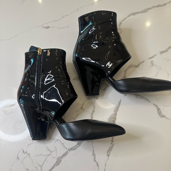 Chanel Black Patent Leather/Leather Cut Out Heels - Picture 10 of 12